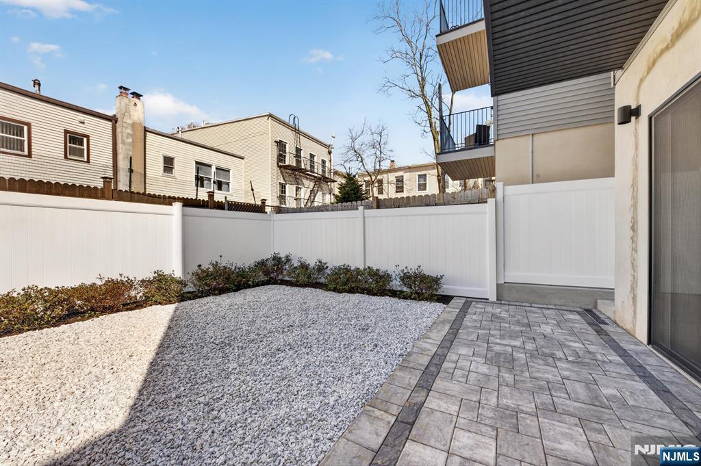 126 De Kalb Avenue #A