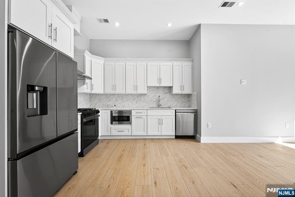 126 De Kalb Avenue #A