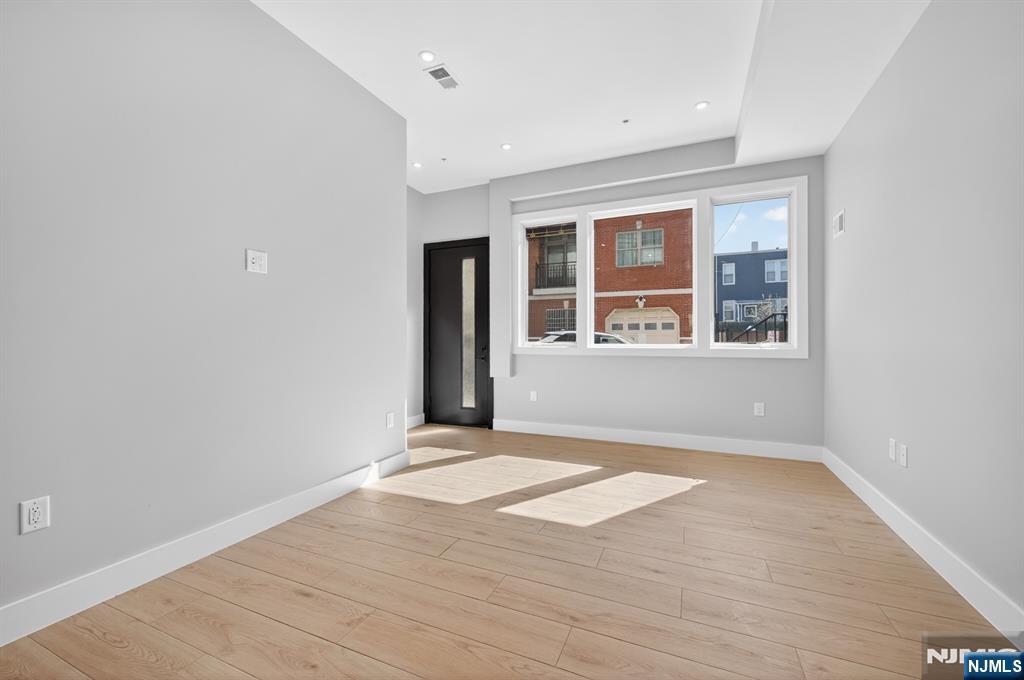 126 De Kalb Avenue #A