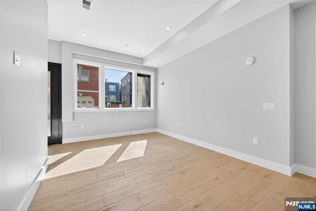 126 De Kalb Avenue #A