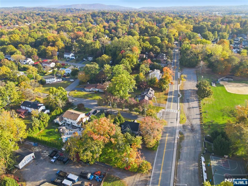 150 Tappan Rd, Harrington Park, NJ 07640