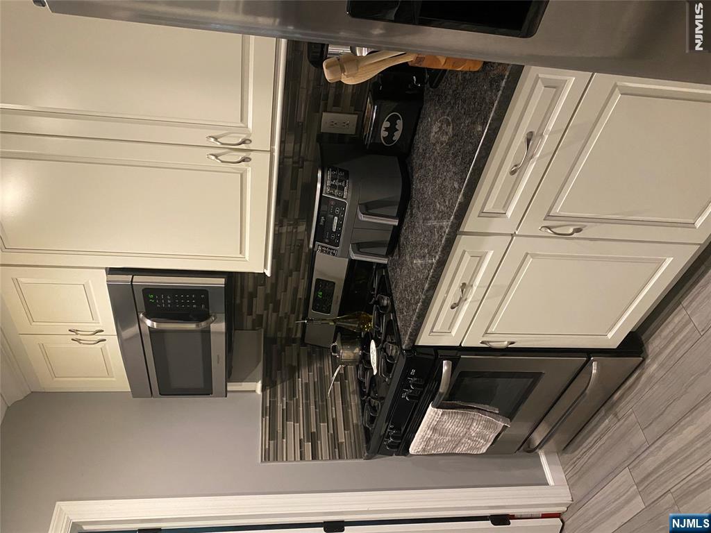 29 Fairview Place 3 - Photo 2