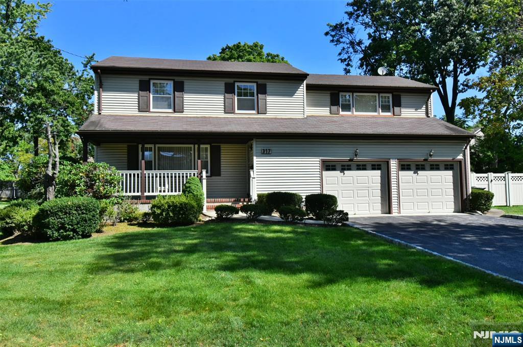 Photo 2 of Single family home for sale at 317 Mckinley Blvd, Paramus, NJ 07652 | MLS# 26028319 | Listing updated on 2026-09-19