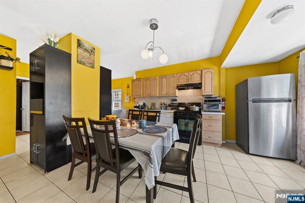 373 Oak Street - Photo 5