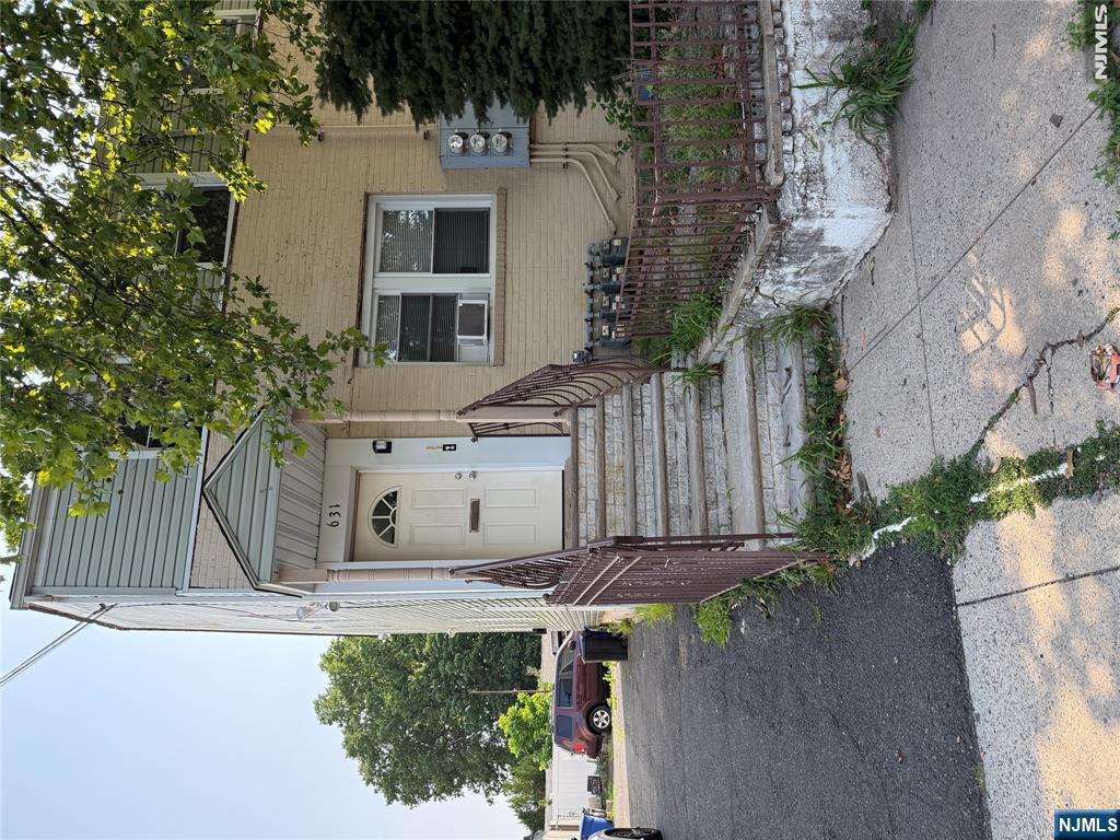 631 Myrtle Street 629 - Photo 1