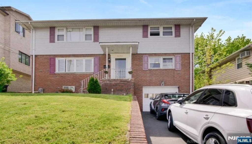 520 4th Street 1st Fl - Photo 1