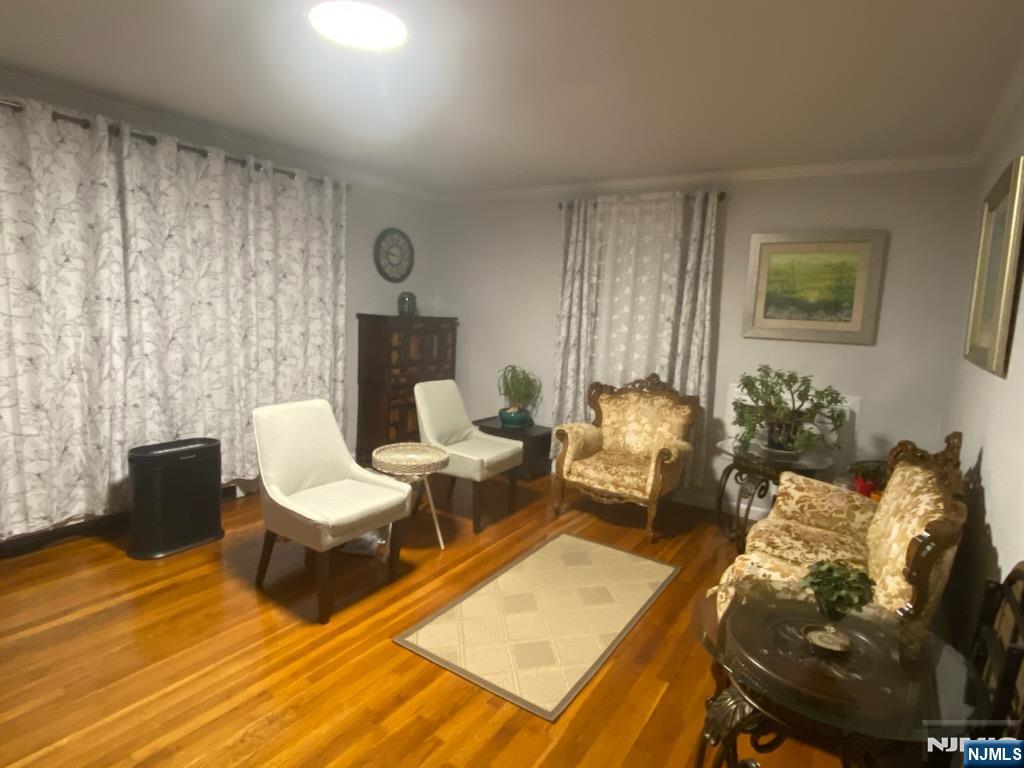 520 4th Street 1st Fl - Photo 2