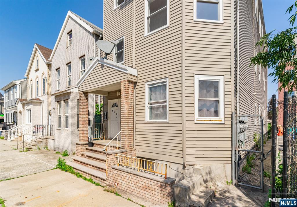 524 Mulberry Street - Photo 2