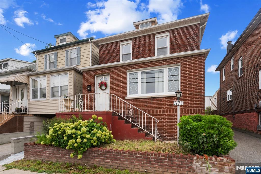 371 Park Ave, Fairview, NJ 07022