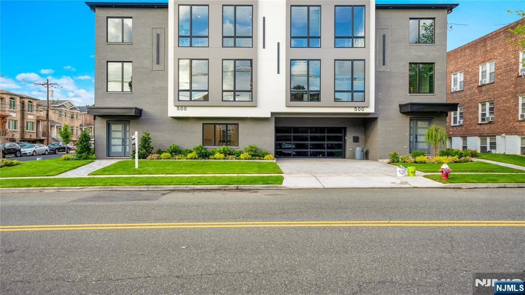 500 2nd #B, Palisades Park, NJ 07650