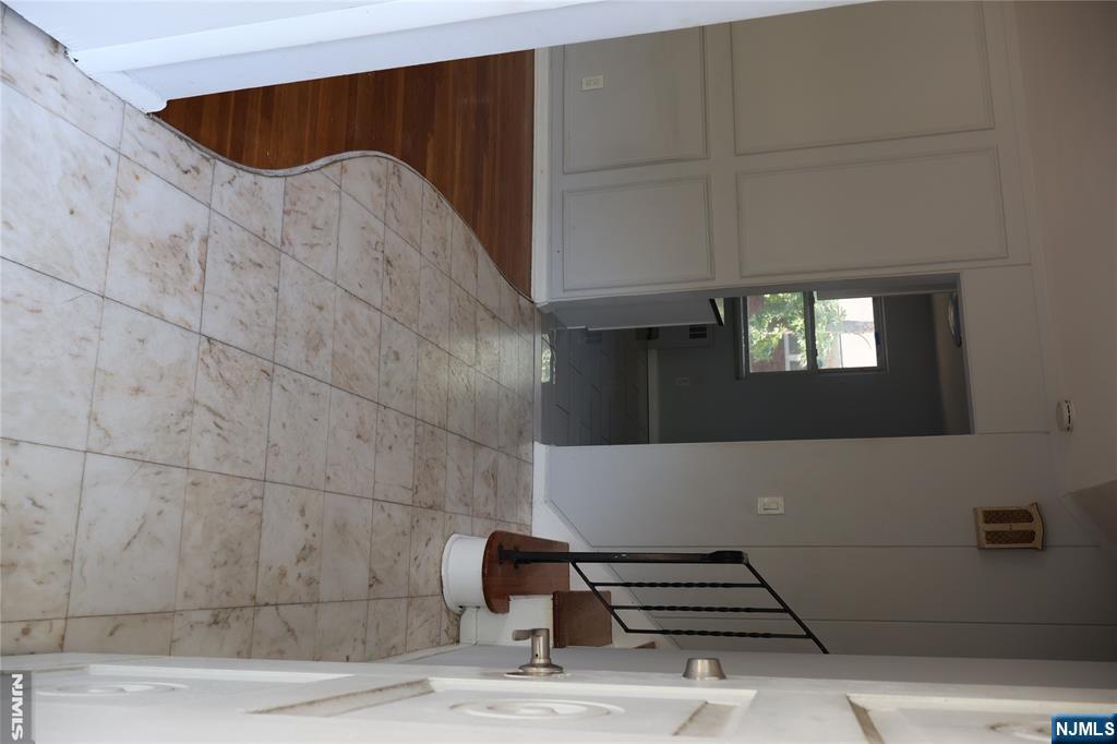 1032 Glen Road - Photo 4