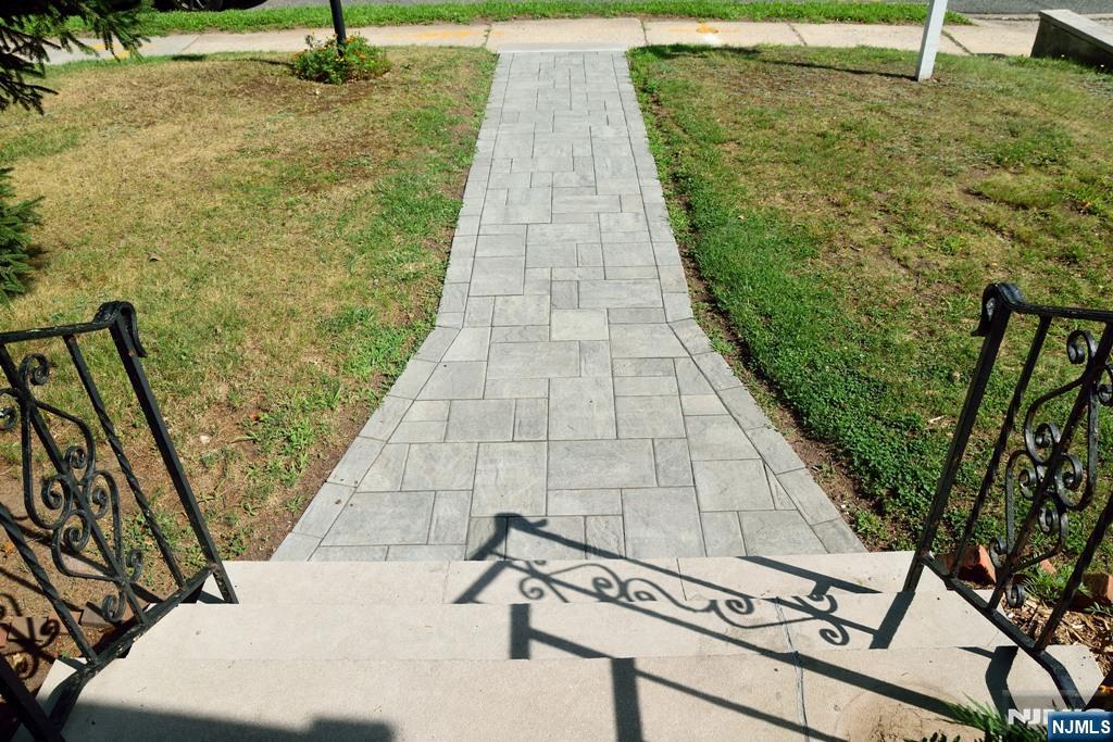 46 Newcomb Road - Photo 3
