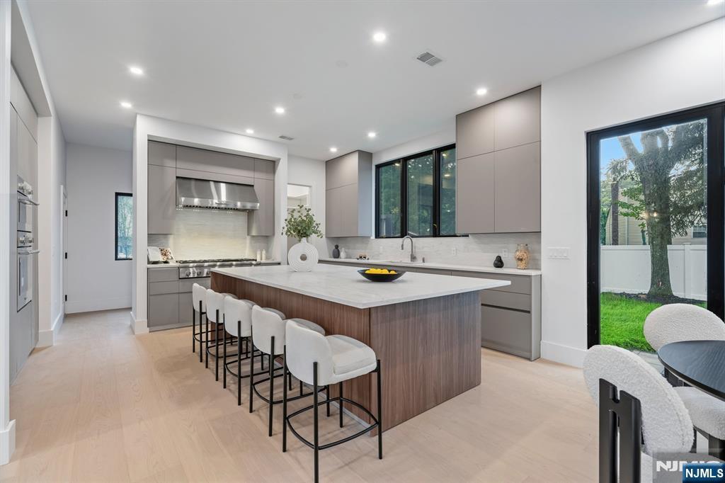 65 Lenox Avenue - Photo 2