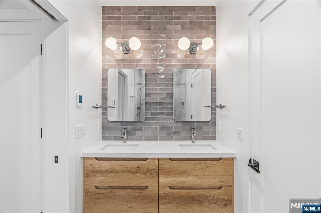 65 Lenox Avenue — photo 23