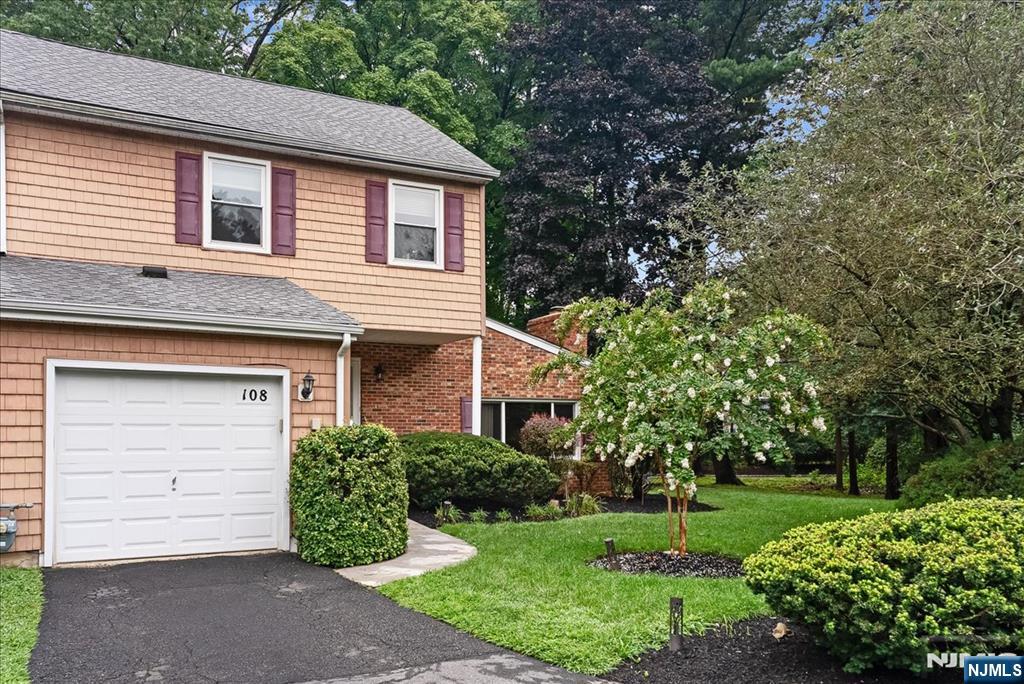 108 Saratoga Square - Photo 2