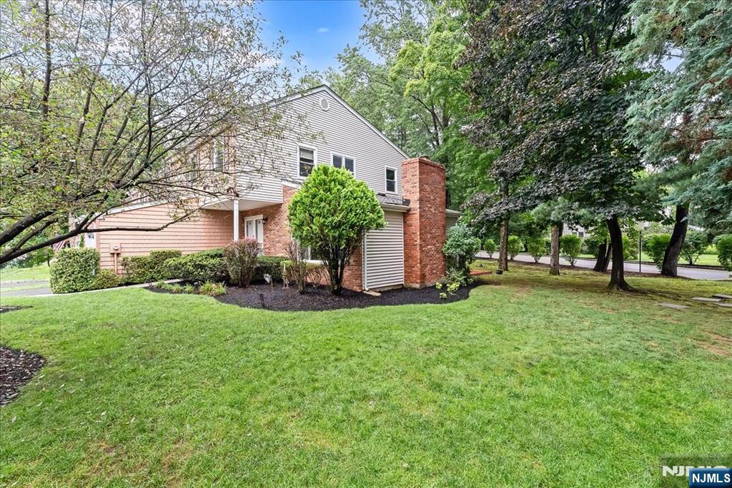 108 Saratoga Square - Photo 3