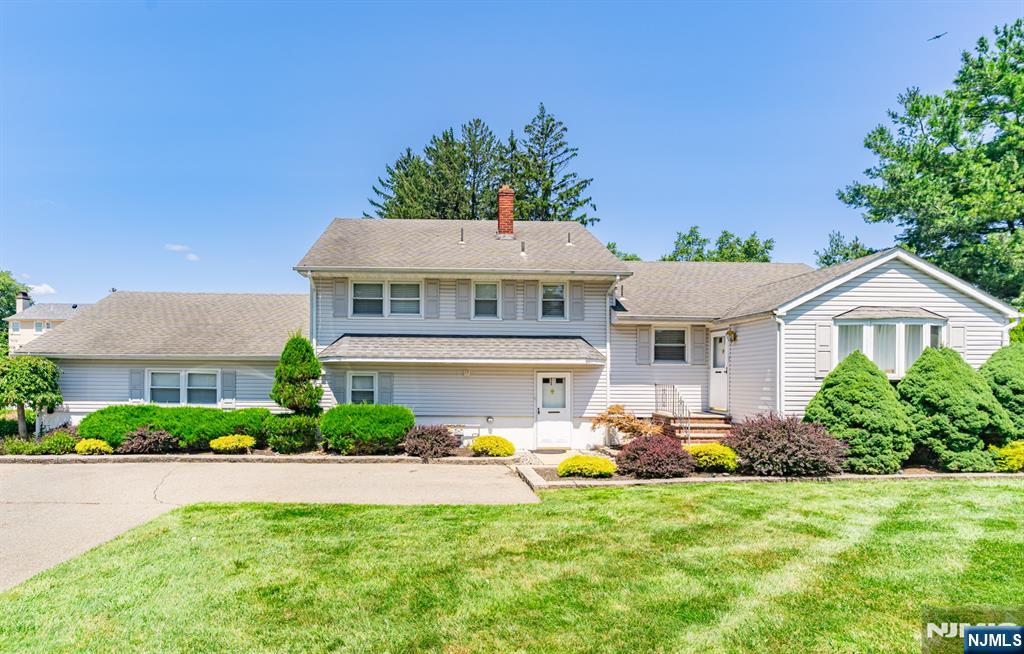 5 Anna Marie Court - Photo 1