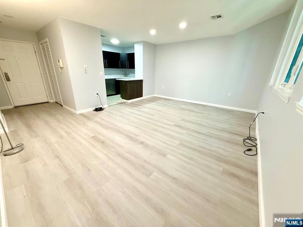 308-310 Passaic Avenue 203 - Photo 4