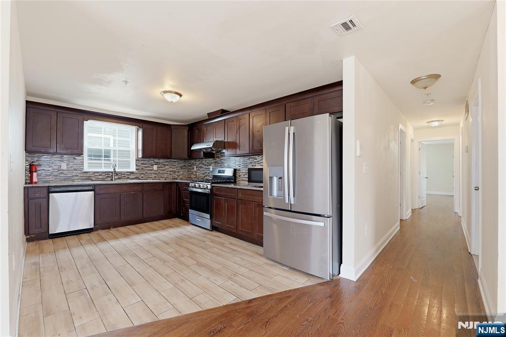5th image of 17 Stanton St, Newark, NJ 07114 | MLS# 26028416