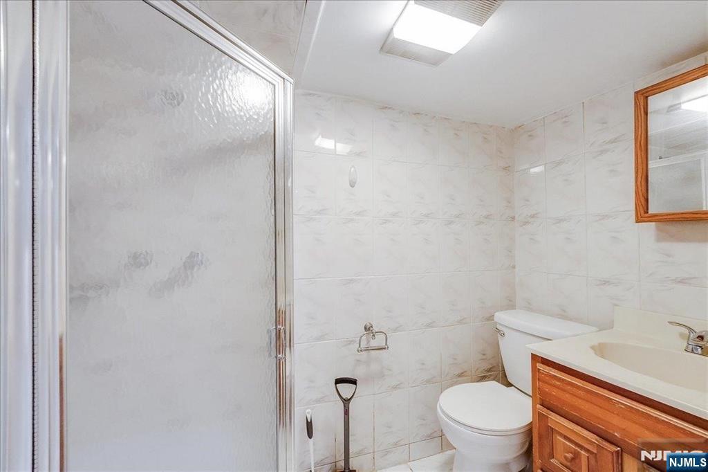 327 Stover Ave, North Arlington, NJ 07031