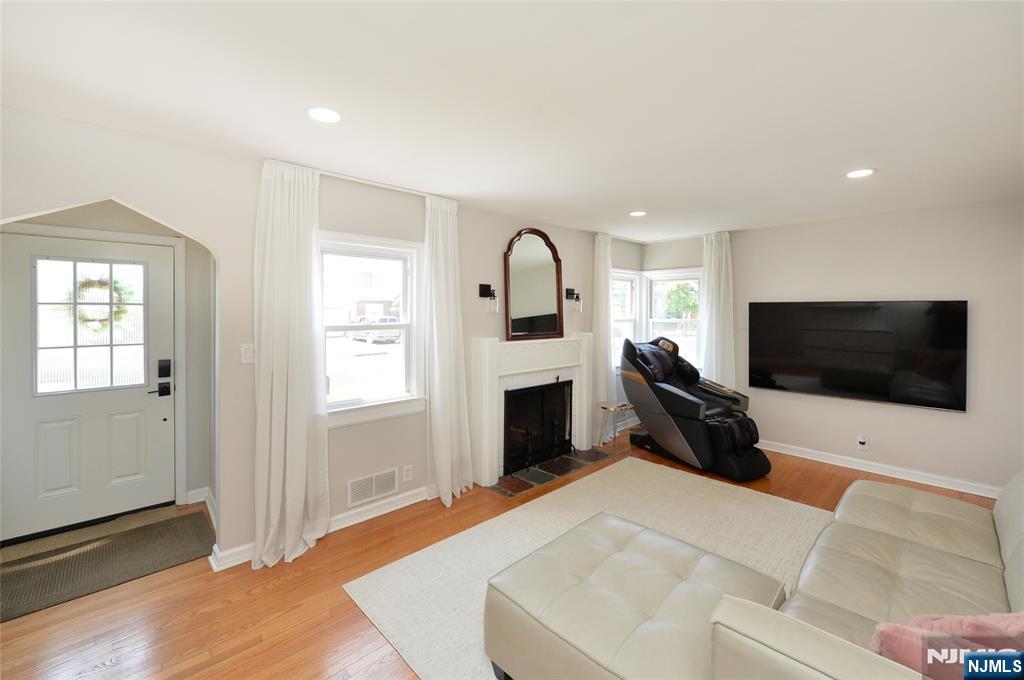 612 Beech Avenue - Photo 2