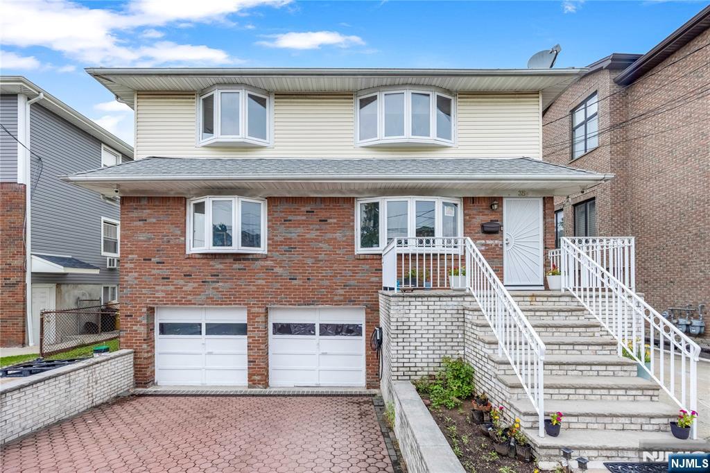 35 Ruby Avenue - Photo 1