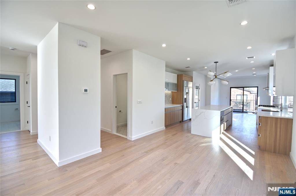 35 Henry Avenue 2nd Floor - Photo 4