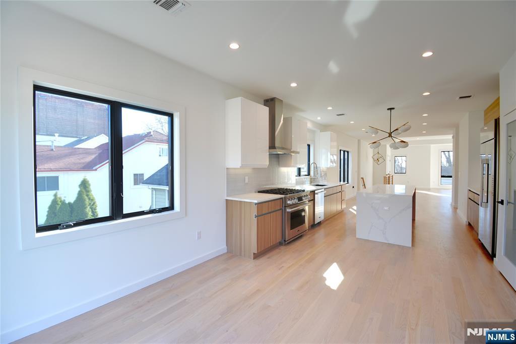 35 Henry Avenue 2nd Floor - Photo 5