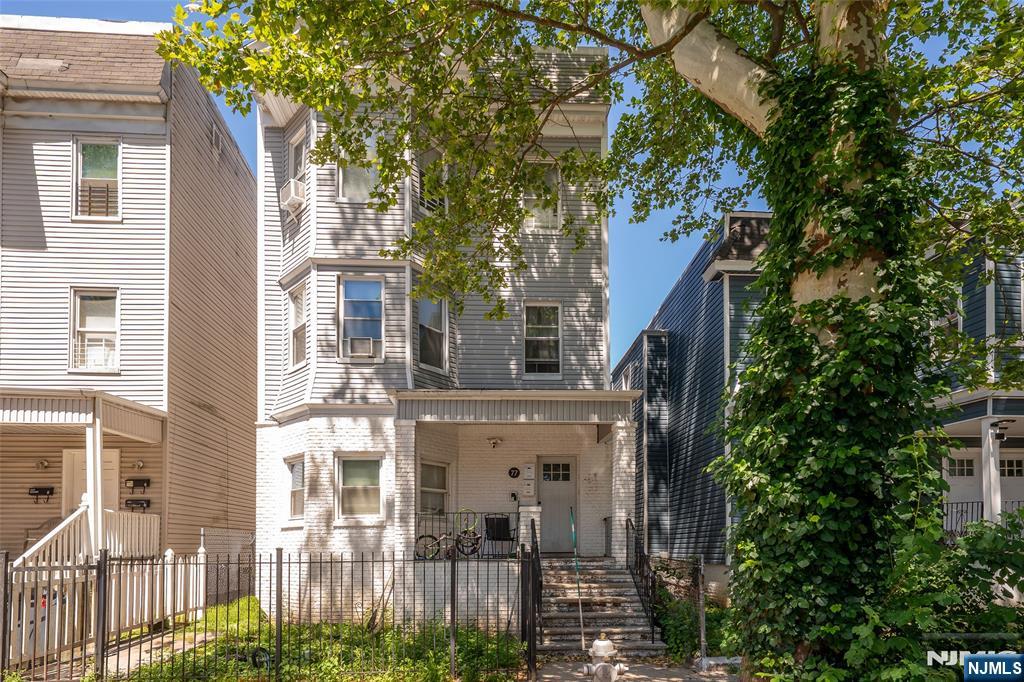 77 16th - Photo 1