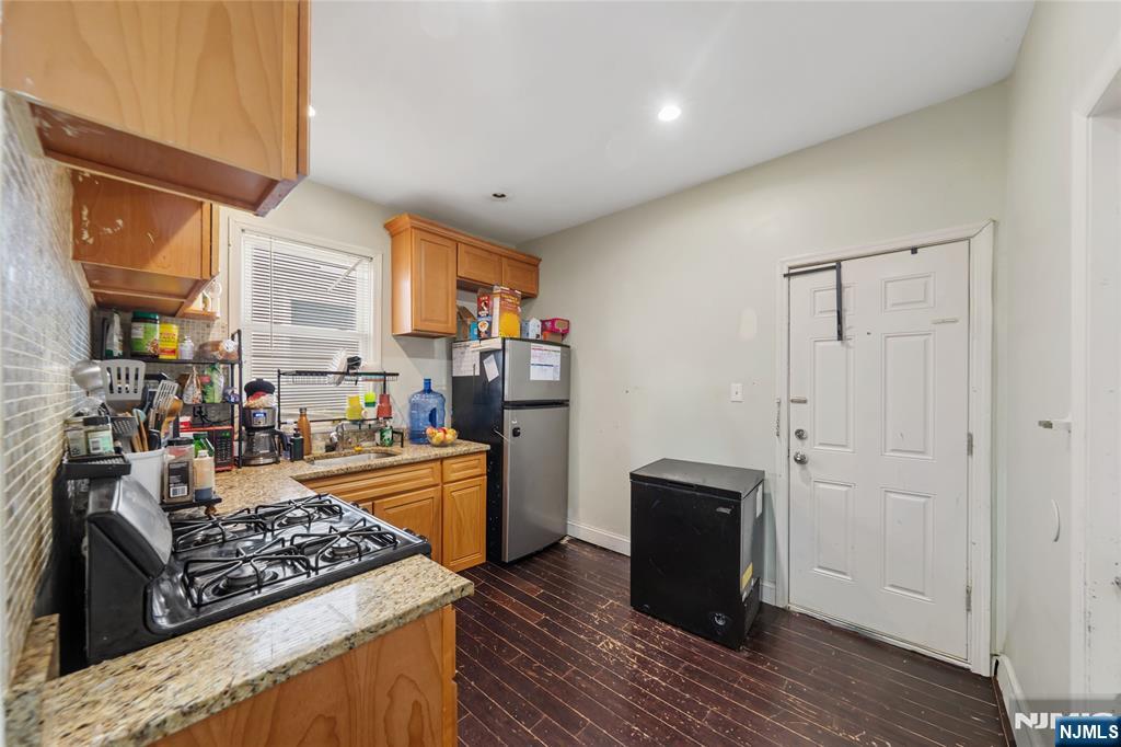 77 16th - Photo 5