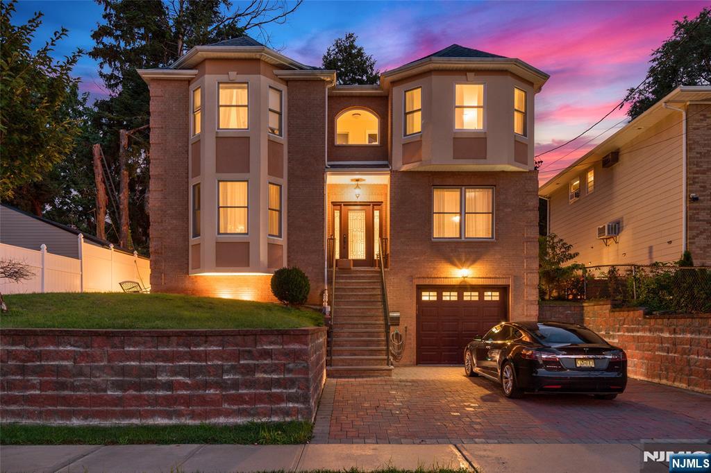 157 Woodridge St, Wood Ridge, NJ 07075