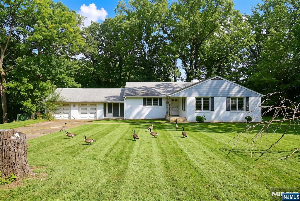 17 Brookdale Drive - Photo 2