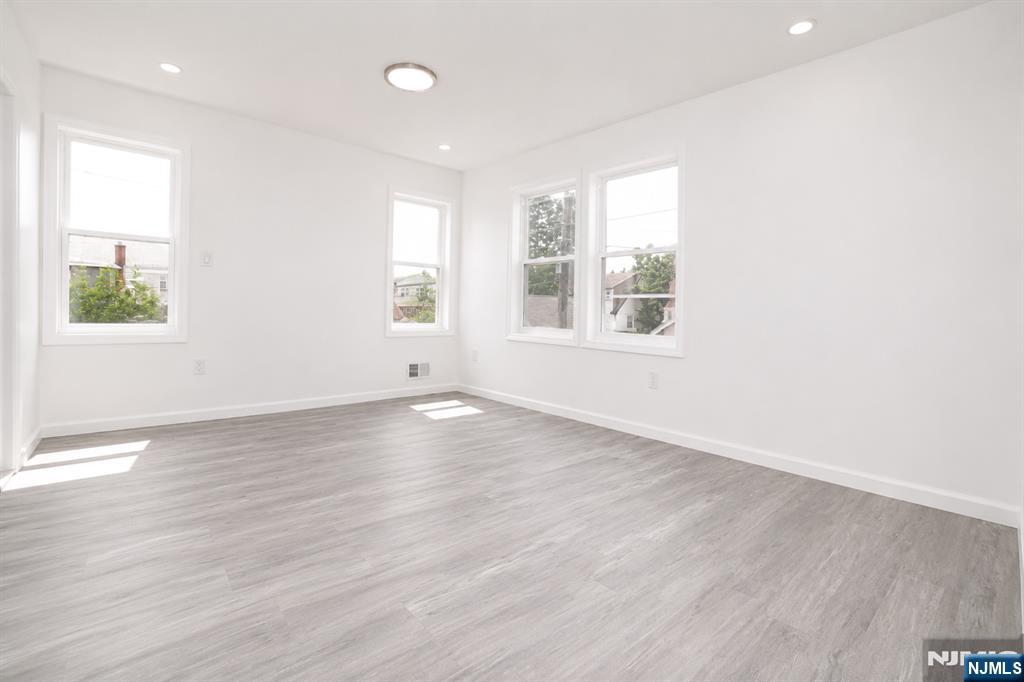 131 Lindsley Place