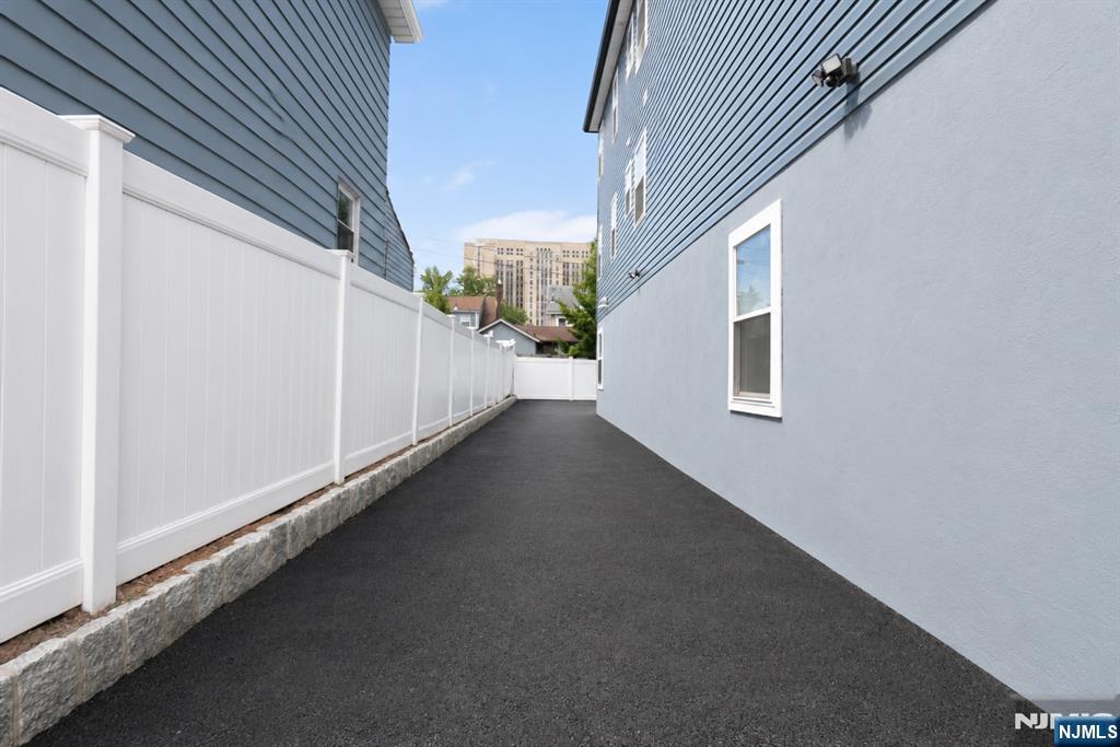 131 Lindsley Place