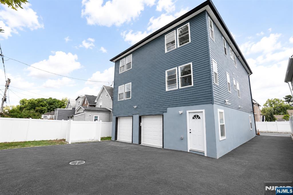 131 Lindsley Place