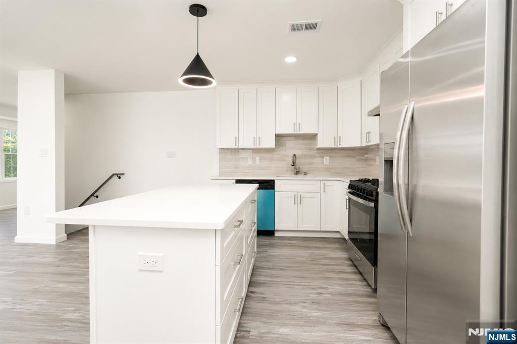 131 Lindsley Place