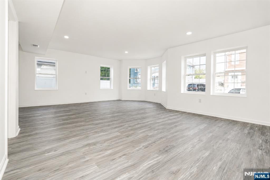 131 Lindsley Place