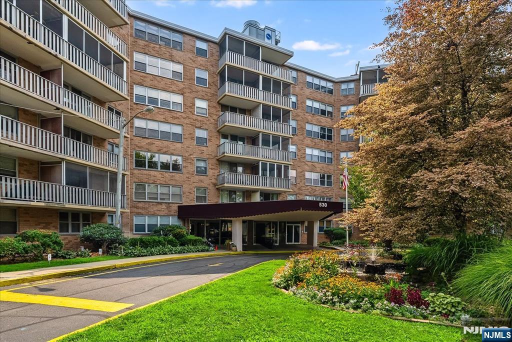 2nd image of 530 Valley Rd #5M, Montclair, NJ 07043 | MLS# 26028462