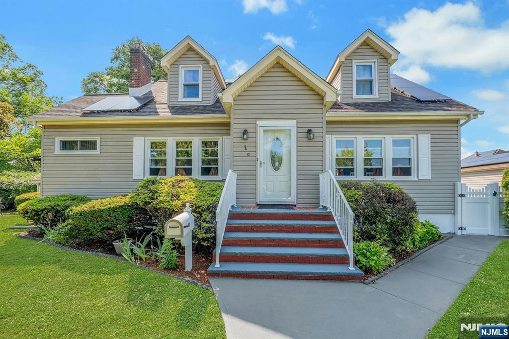 1 Hewitt Avenue - Photo 1