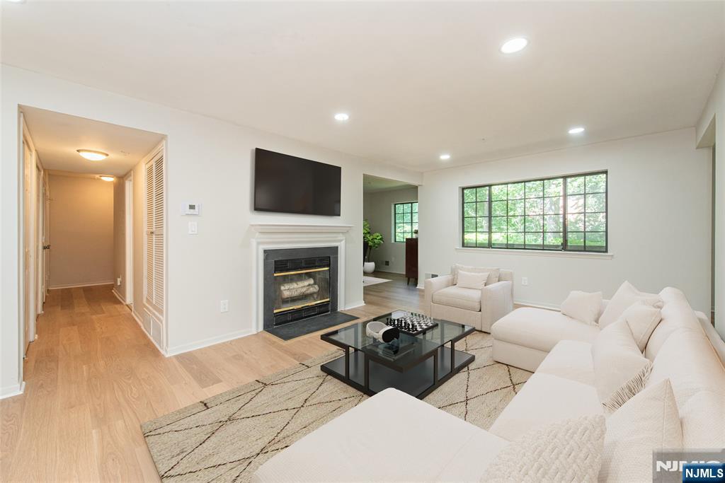 1208 Faulkner Court - Photo 2