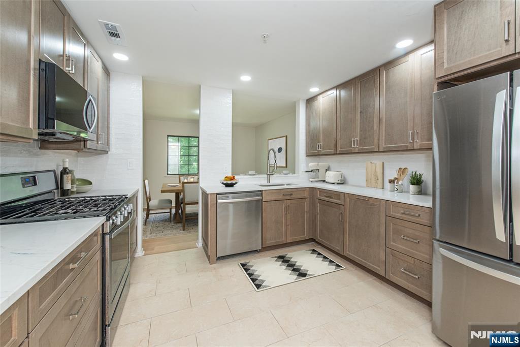 1208 Faulkner Court - Photo 5