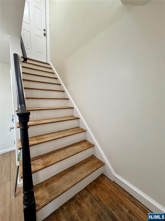 103-107 Mt Vernon Place 2 - Photo 2