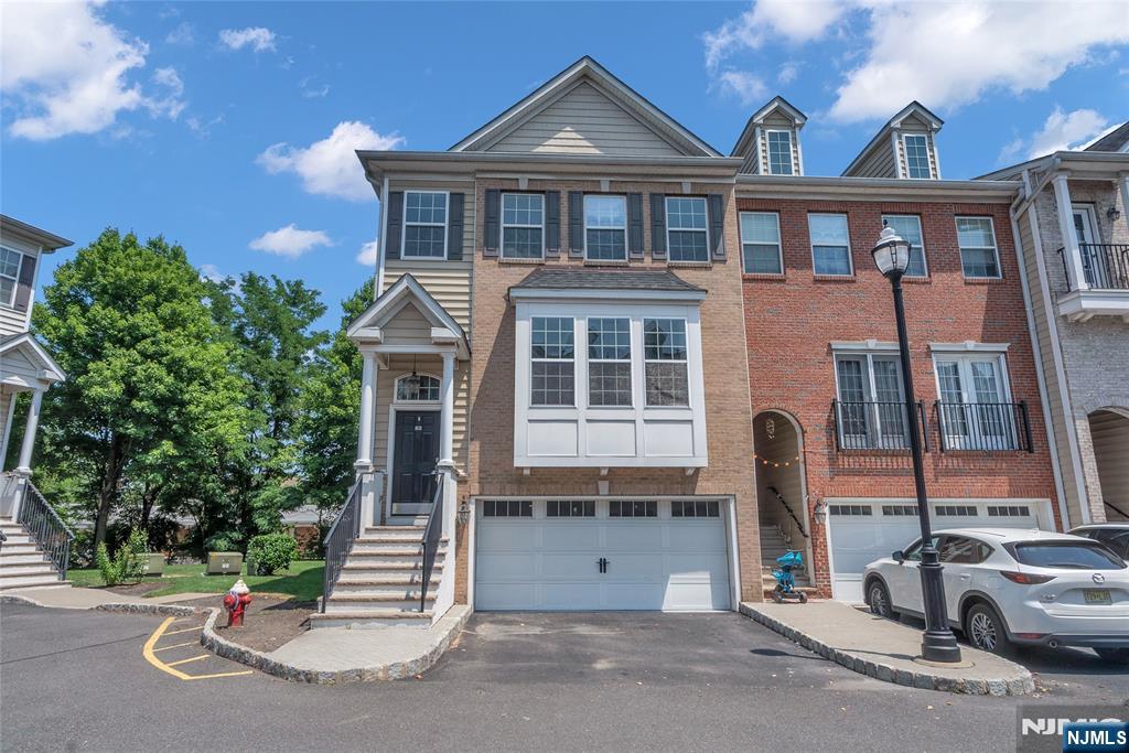 8 Creekside Court - Photo 1
