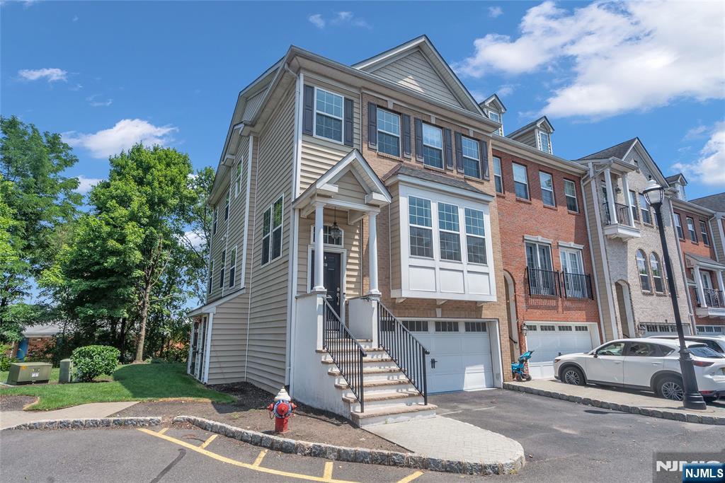 8 Creekside Court - Photo 2