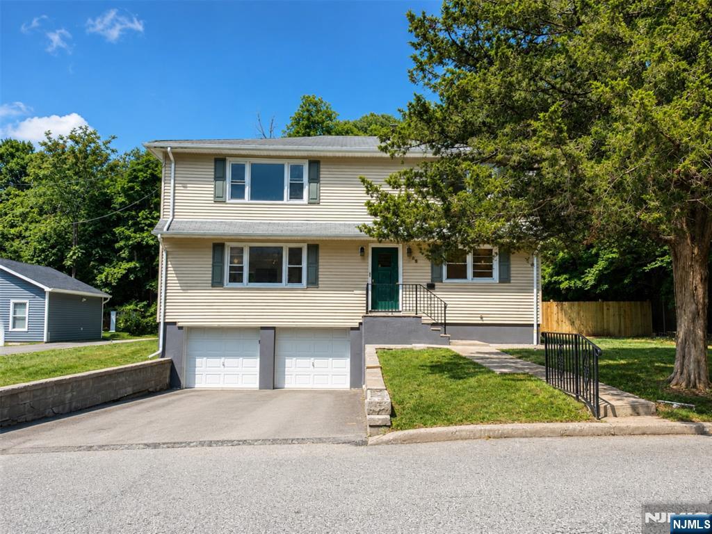 28 Carr Street 1 - Photo 2
