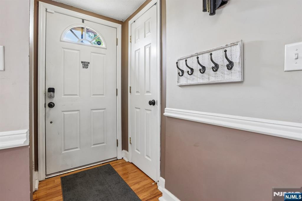 11 Taggart Way, Saddle Brook, NJ 07663