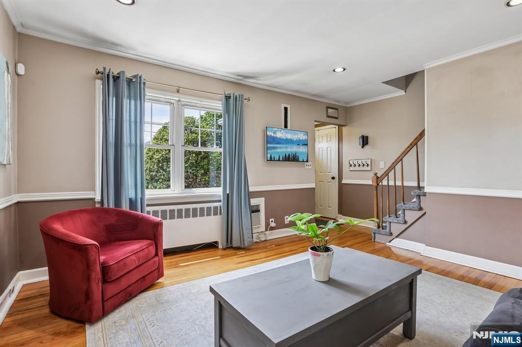 11 Taggart Way, Saddle Brook, NJ 07663