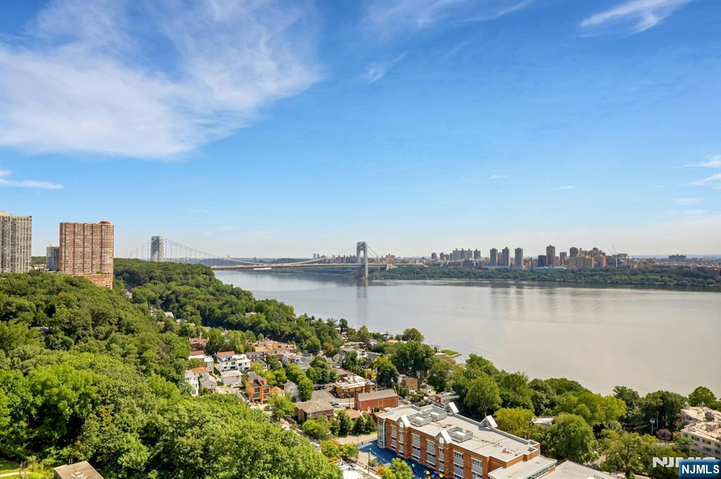 3 Horizon Rd #1406, Fort Lee, NJ 07024
