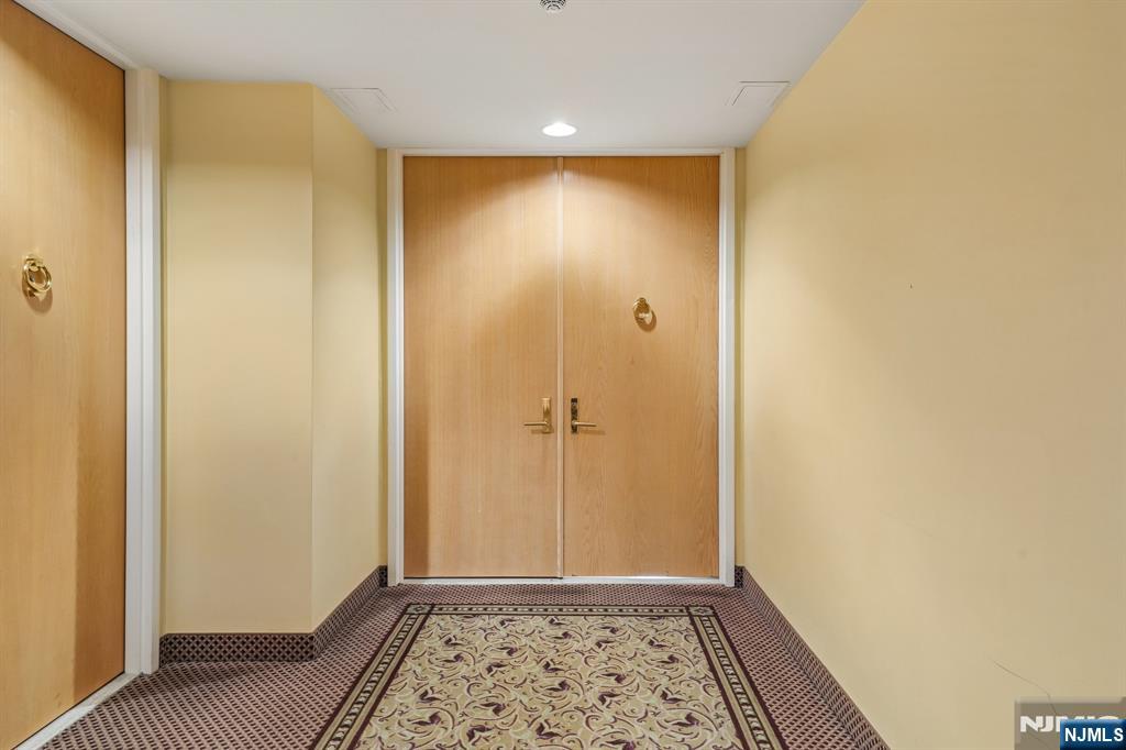 10 Smith Manor Boulevard 820 - Photo 1