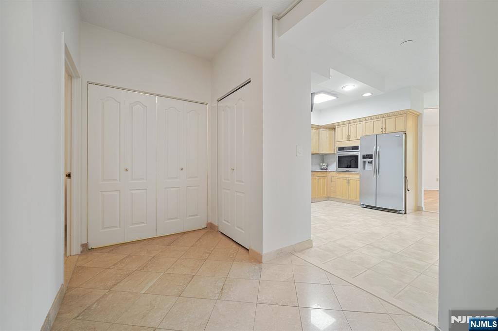 10 Smith Manor Boulevard 820 - Photo 2